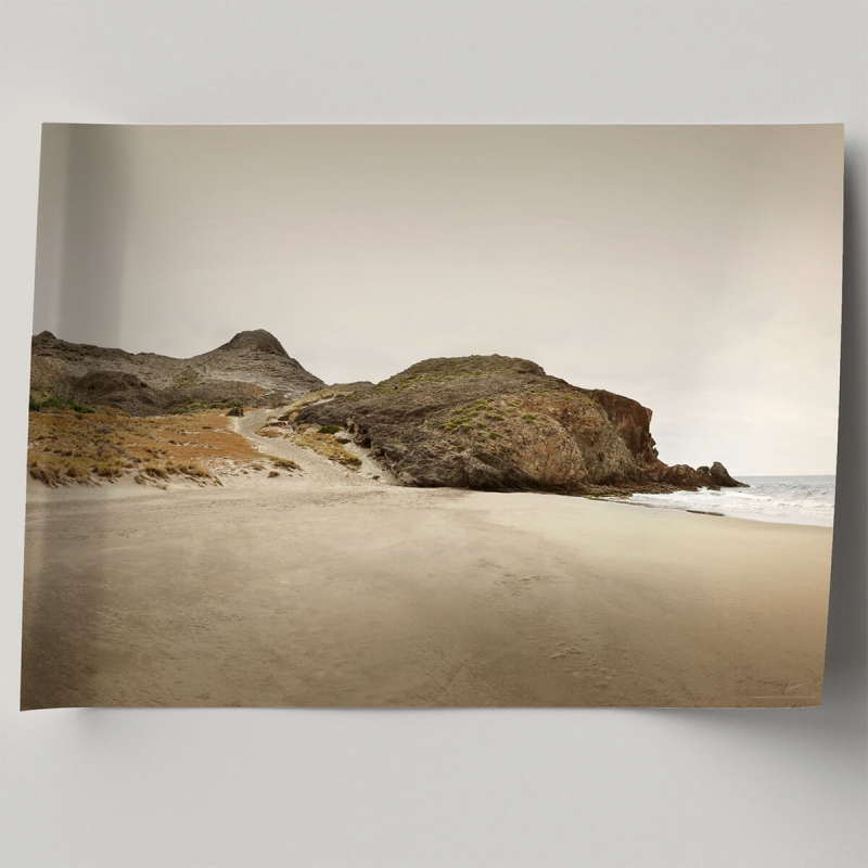 Póster fotográfico en papel ecológico texturizado. Playa del Barronal Este Parque Natural Cabo de Gata, tonos tierras. Lokoloko